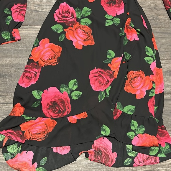 Lulu’s - Floral Maxi Dress with slit - Picture 6 of 7